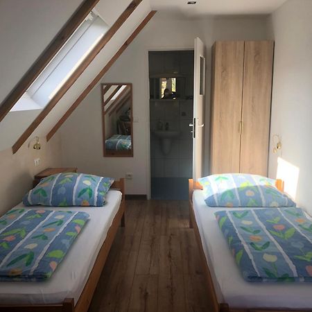 Bed and Breakfast Dom Pod Sosnami à Mielno  Extérieur photo