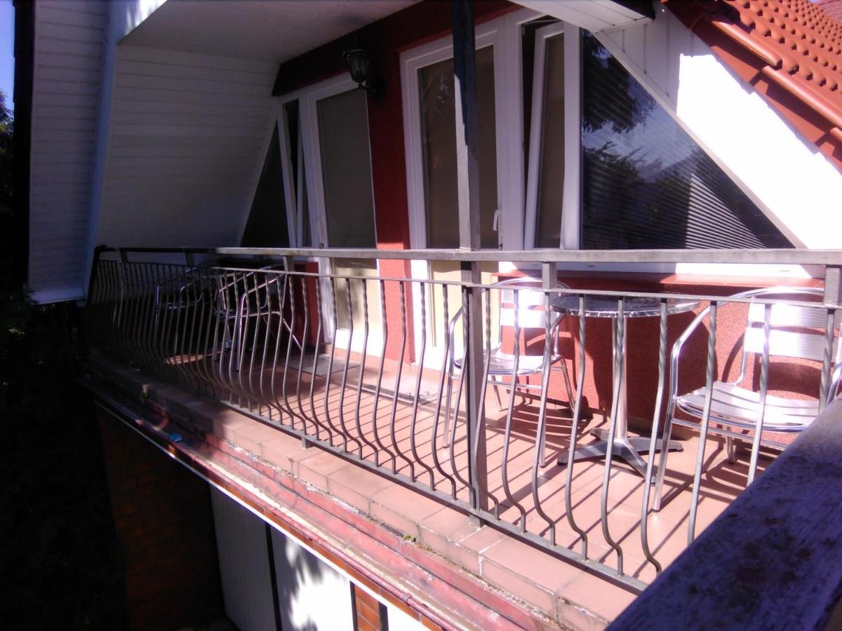 Bed and Breakfast Dom Pod Sosnami à Mielno  Extérieur photo