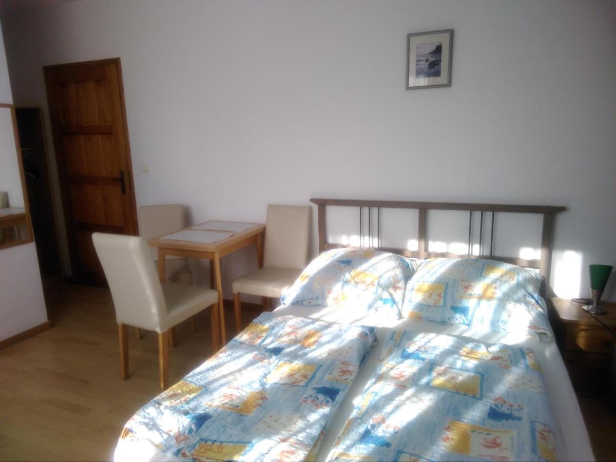 Bed and Breakfast Dom Pod Sosnami à Mielno  Extérieur photo